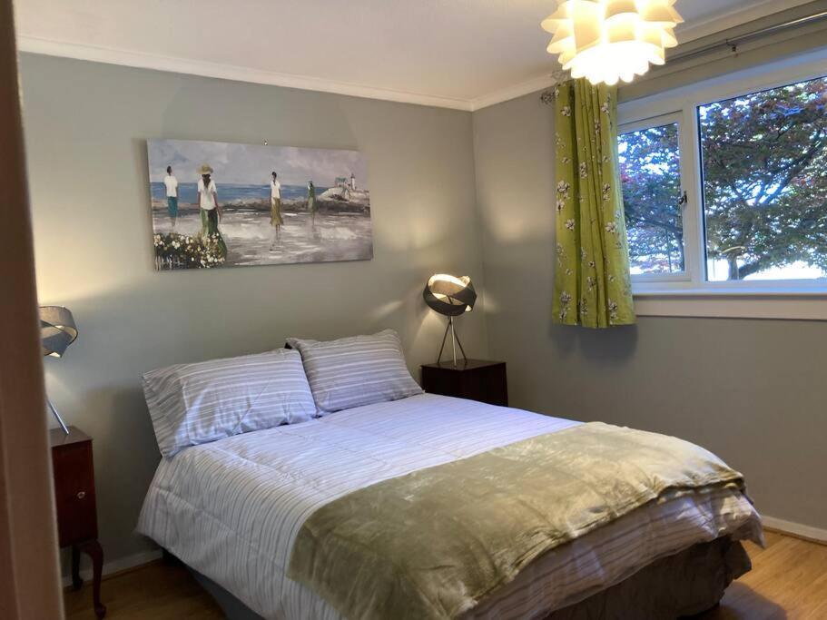 Comfy 1 Bedroom Flat With Free Parking Glasgow Exterior photo